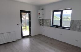 Casă aproape de Bacău 