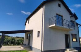 Casă spațioasă, 105 mp utili, teren 410 mp