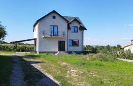 Casă spațioasă, 105 mp utili, teren 410 mp