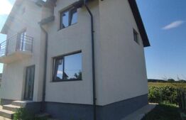 Casă spațioasă, 105 mp utili, teren 410 mp