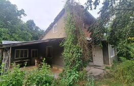 Casa batraneasca cu teren