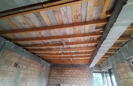 Casa, 6 camere, la rosu, Serbanesti 114.000 euro