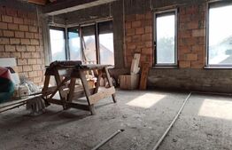 Casa, 6 camere, la rosu, Serbanesti 114.000 euro