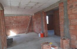 Casa plan parter și mansardă, 3 camere, 91 mp, în Mărgineni