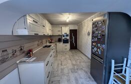 Casa 4 camere, 110 mp, zona Margineni