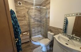 Casă spațioasă cu 5 camere, 200 mp, zona Mărgineni