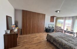 Casă spațioasă cu 5 camere, 200 mp, zona Mărgineni