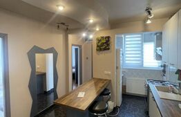 Apartament de vanzare cu 3 camere, 64 mp, zona semiluna