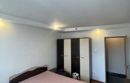 Apartament de vanzare cu 3 camere, 64 mp, zona semiluna