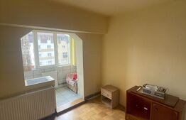 Apartament de vanzare, cu 2 camere, 49mp, decomandat, zona liceul sportiv