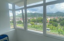 Apartament de vanzare, cu 2 camere semidecomandat, 52 mp, zona ultracentrala