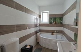 Apartament de vanzare, cu 3 camere,  Garden Villas, zona Brândușelor - etaj 1