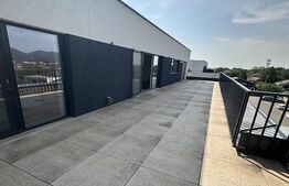 Penthouse de vanzare, cu 3 camere, 65 mp, zona Orasul Vechi