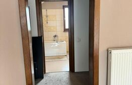 Casă superbă într-o zonă liniștită – 4 dormitoare, 3 băi, living spațios și grăd