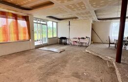 Casă semifinisată cu teren generos – 377 mp utili, 5754 mp teren – ideală pentru