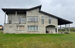 Casă semifinisată cu teren generos – 377 mp utili, 5754 mp teren – ideală pentru