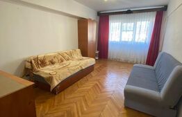 Apartament cu 3 camere, 75 mp, zona Centrala