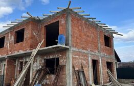 Duplex de vanzare, 124 mp, la rosu 