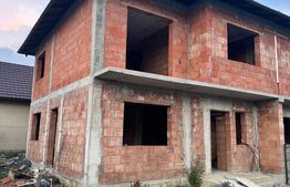 Duplex de vanzare, 124 mp, la rosu 