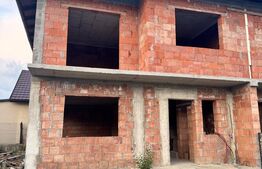 Duplex de vanzare, 124 mp, la rosu 