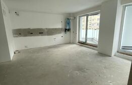 Apartament 3 camere, 88 mp, zona Central 