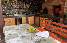 Casă modernă cu priveliște panoramică – ideală pentru investiție turistică