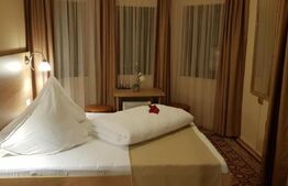 Pensiune de vânzare, 600 mp, pe malul lacului Firiza