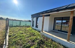 Casă nouă, semifinisata –  aproape de oraș!