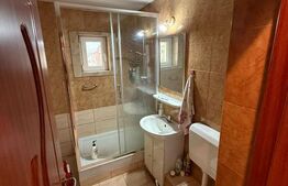 Apartament 3 camere, decomandat, 2 băi, balcon extins cu bucătăria