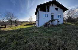 Vilă 234 mp, 5 Dormit. Renovată 2019, 20 km BM, Terasă, Teren Extensibil.