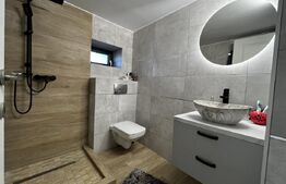 Vilă 234 mp, 5 Dormit. Renovată 2019, 20 km BM, Terasă, Teren Extensibil.