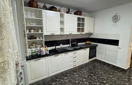 Casă 3 camere, curte generoasă, terase, parcare – zona Orașul Vechi