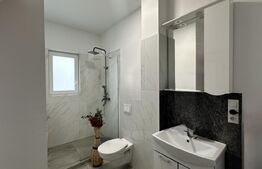 Apartament 3 camere, 53 mp, zona Sasar