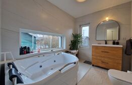 Casă Smart de Vânzare – 300 mp | Panouri Fotovoltaice 16 kW | Teren 1.900 mp