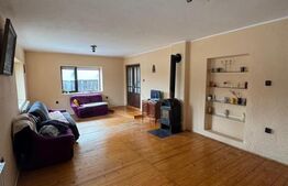 Casă 250 mp în Tăuții Măgherăuș, 6 camere, garaj dublu, solar