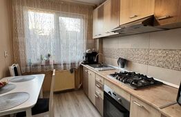 Apartament 3 camere, 54 mp utili, balcon 6 mp – zonă Sasar