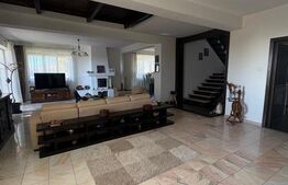 Vilă D+P+M cu piscină și saună, 5 camere, 290 mp, teren 15 ari, panoramă superbă