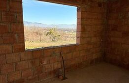 Casă la roșu în Groși, 144 mp construiți, teren 536 mp, priveliște superbă