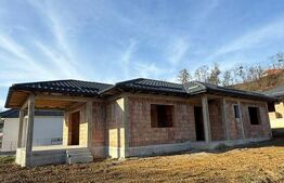 Casă la roșu în Groși, 144 mp construiți, teren 536 mp, priveliște superbă