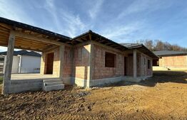 Casă la roșu în Groși, 144 mp construiți, teren 536 mp, priveliște superbă