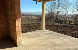 Casă la roșu în Groși, 144 mp construiți, teren 536 mp, priveliște superbă