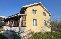 Vilă premium Tăuții de Sus, 250 mp, teren 14 ari, tenis & panoramă