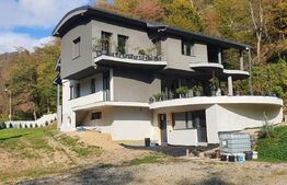 Vilă tip casă pasivă, 285 mp + 47 ari teren, Valea Roșie – Baia Mare