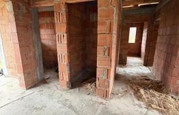 Casă parter stil mediteranean, 115 mp utili + teren 470 mp, demisol 30 mp 