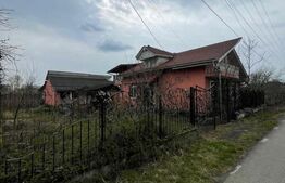 Casă P+M cu 2 corpuri, garaj și teren generos ~23 ari – Coltirea