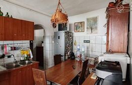 Oază urbană în Centrul Vechi: casă 160 mp, teren 320 mp, garaj