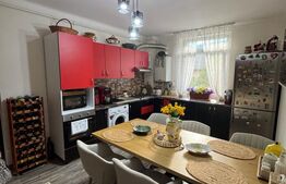 Apartament 2 camere, 54 mp, panoramă, curte privată și parcare, zona Ferneziu 