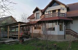 Casă individuală, mansardă, garaj, curte privată, 290 mp, zona Targu Lapus 