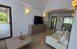 Etaj vilă, 2 dormitoare, 100 mp, terasă, grădină 700 mp și 2 parcări, zona Nord
