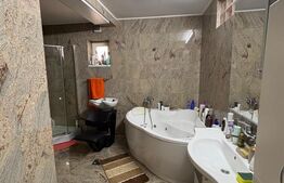 Casă P+1+2+M, 360 mp, 7 camere, 4 băi, granit interior/exterior, 2 garaje, Sasar